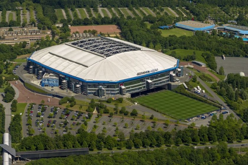 Stadion - Multifunktionshalle Veltins- Arena Gelsenkirchen im Bundesland Nordrhein-Westfalen